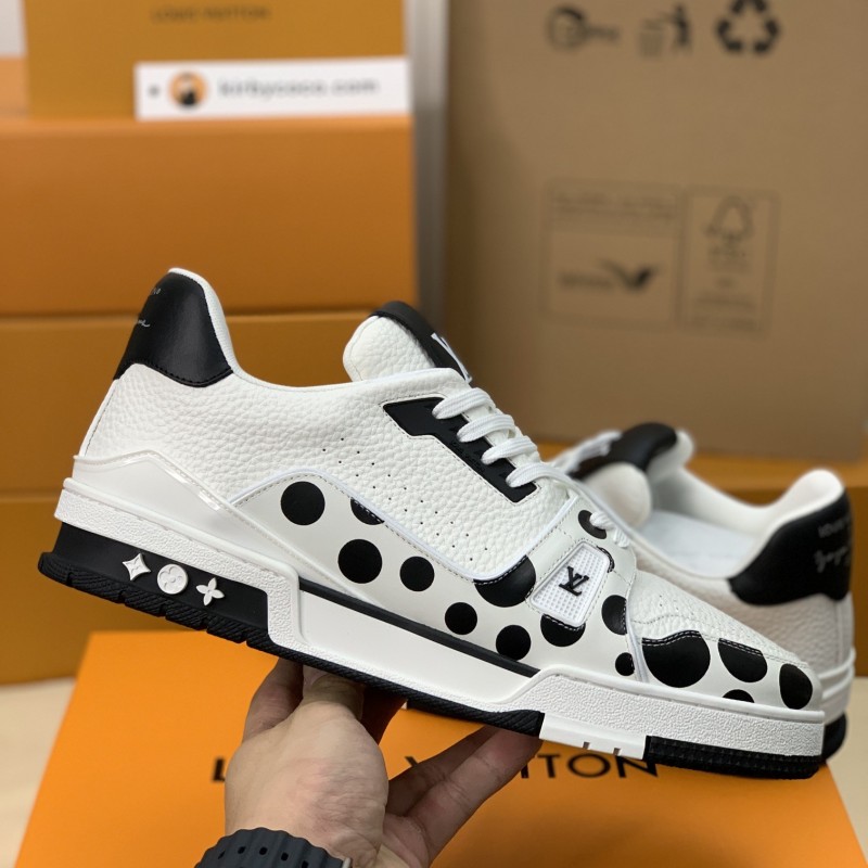 L0*is V*t0n TRAINER Sneakers
