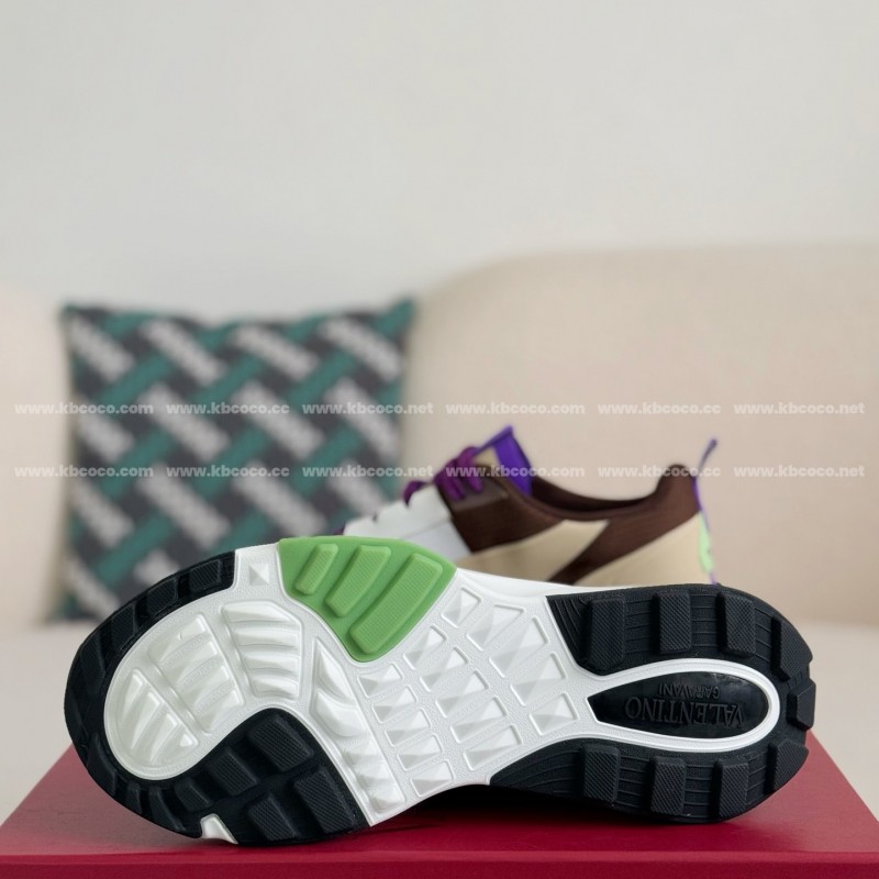 va*t*no Garavani True Act Casual Shoes