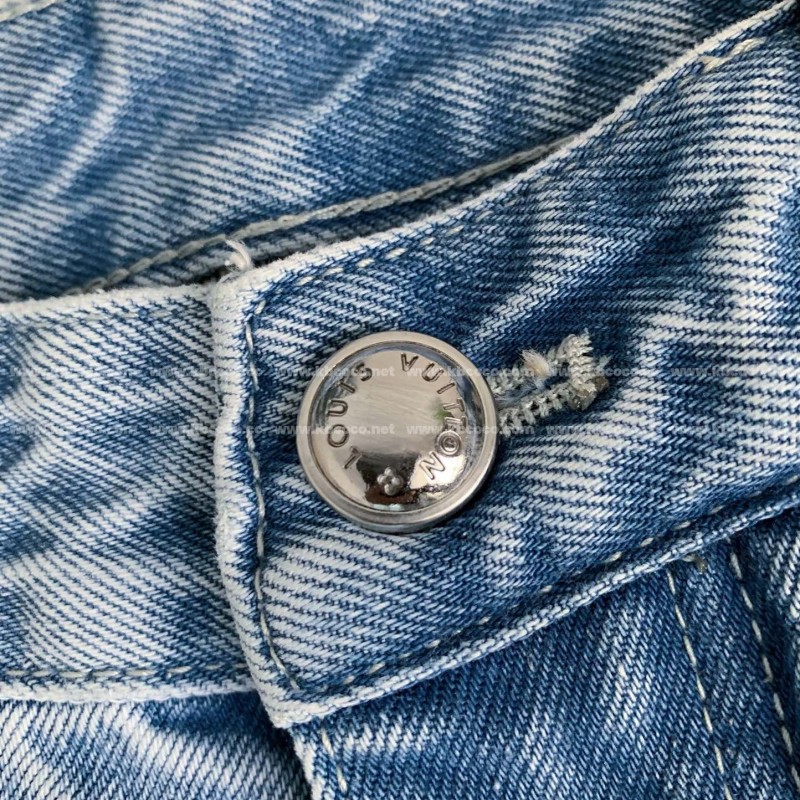 L0*is V*t0n Costumes