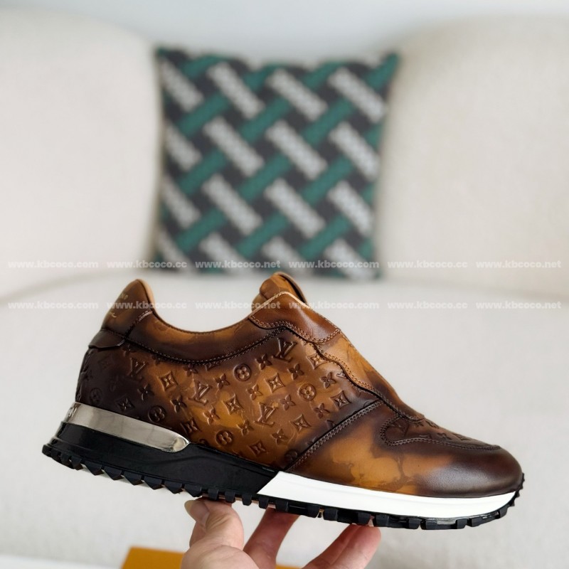 L0*is V*t0n LEATHER LOW-TOP SHOES