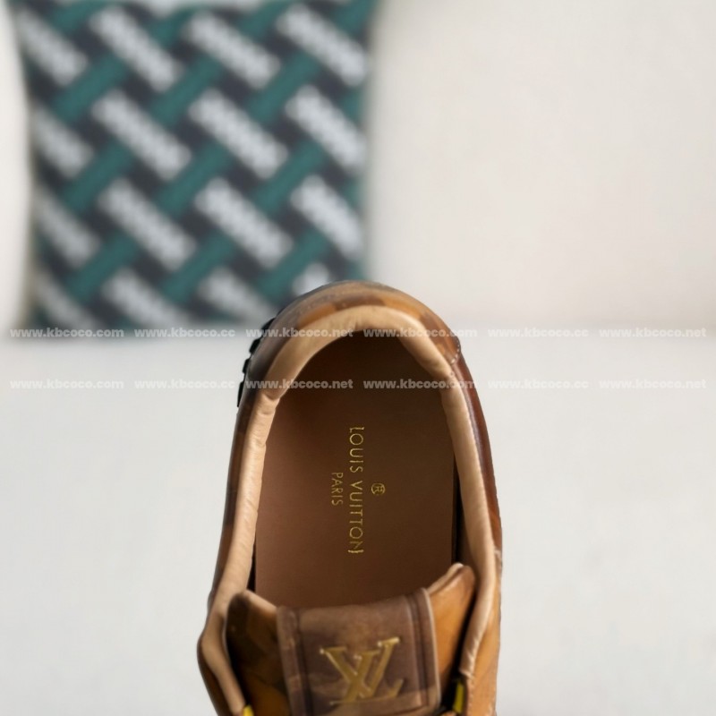 L0*is V*t0n LEATHER LOW-TOP SHOES