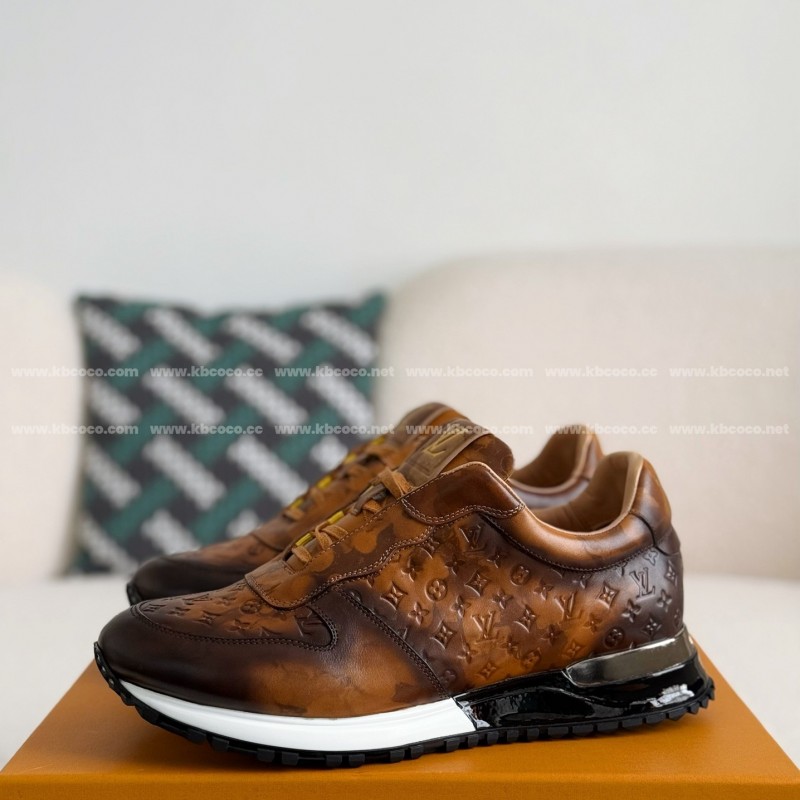 L0*is V*t0n LEATHER LOW-TOP SHOES