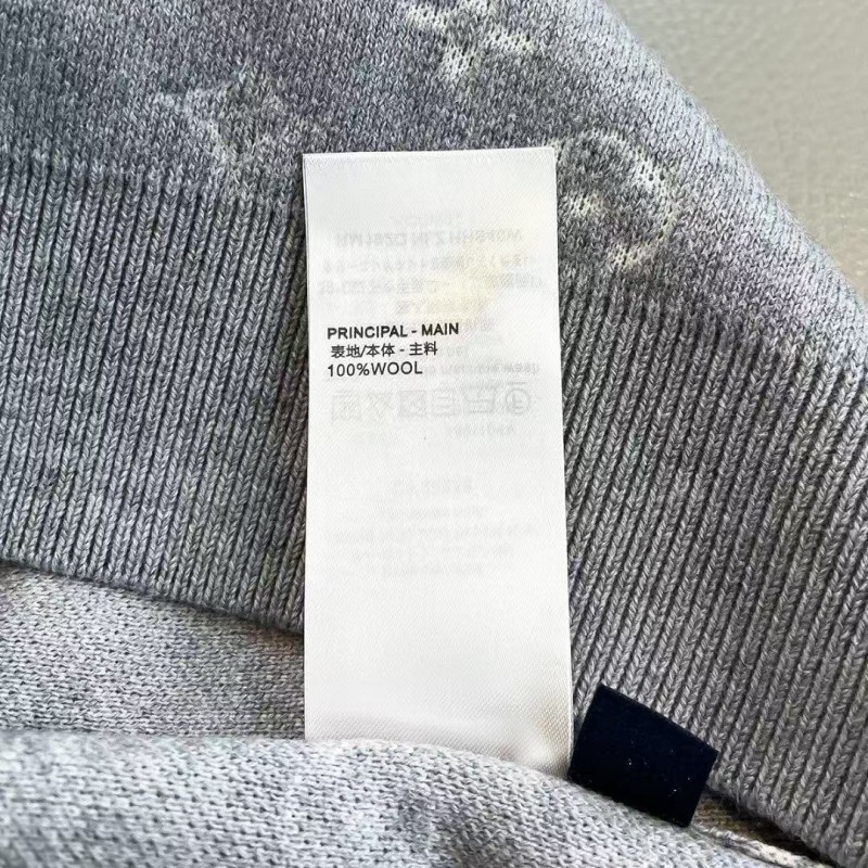 L0*is V*t0n 24 FallWinter Crew Neck Sweater