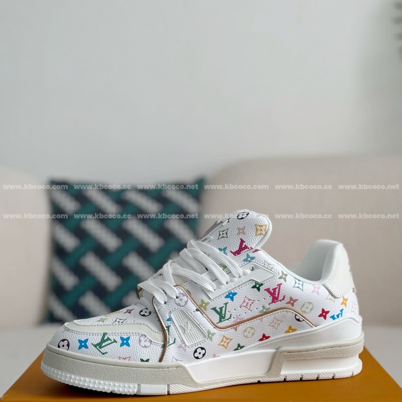 L0*is V*t0n TRAINER SNEAKERS