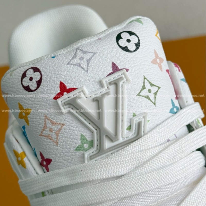 L0*is V*t0n TRAINER SNEAKERS