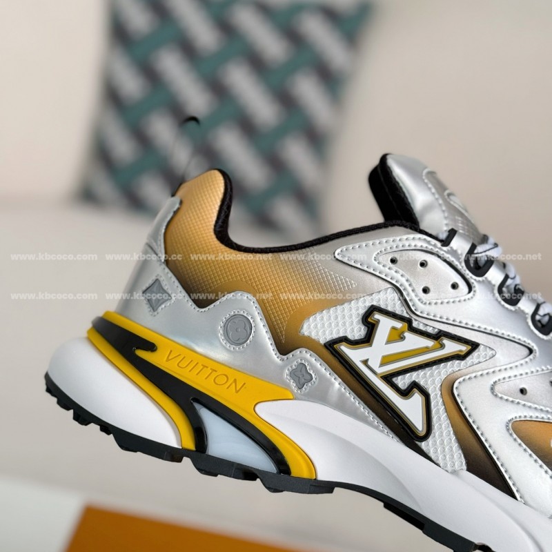 L0*is V*t0n RUNNER SNEAKERS