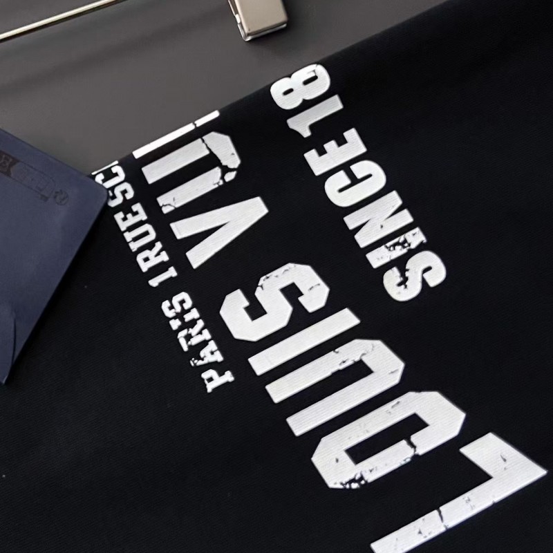 L0*is V*t0n logo print crew neck T-shirt