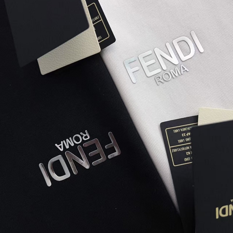 F**di alloy letter logo round neck T-shirt