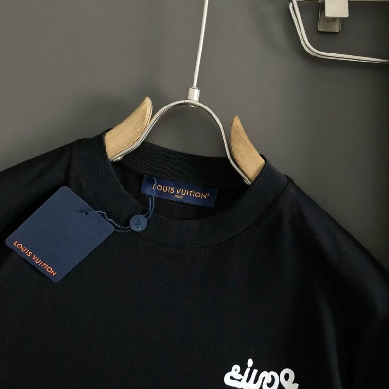 L0*is V*t0n SpringSummer Black Letters Front and Back Echo Letters Offset Printed T-shirt