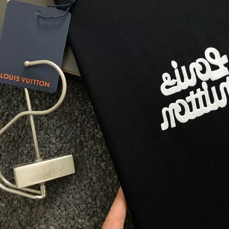 L0*is V*t0n SpringSummer Black Letters Front and Back Echo Letters Offset Printed T-shirt