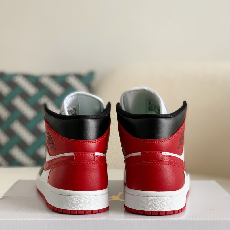 Nike Air Jordan 1 Retro High OG Bred Toe
