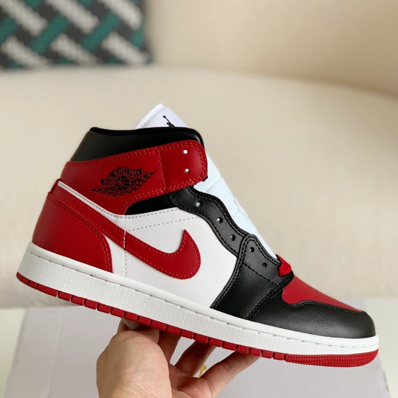 Nike Air Jordan 1 Retro High OG Bred Toe
