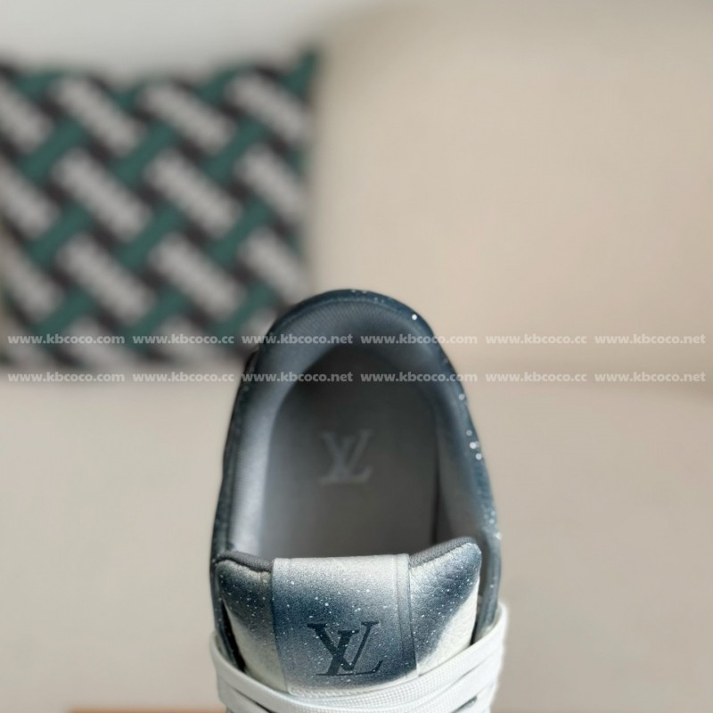 L0*is V*t0n TRAINER SNEAKERS