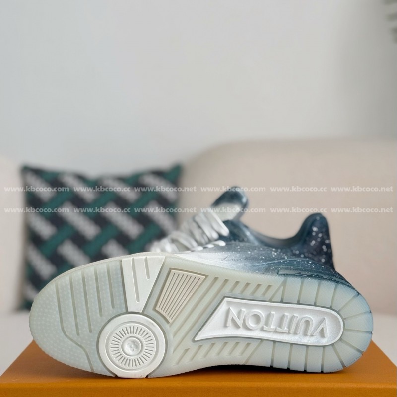 L0*is V*t0n TRAINER SNEAKERS