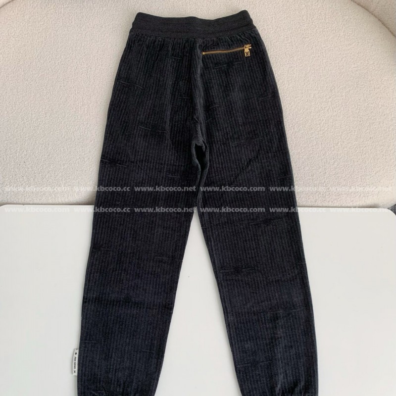 L0*is V*t0n x Park Seo Bo Knit sweatpants