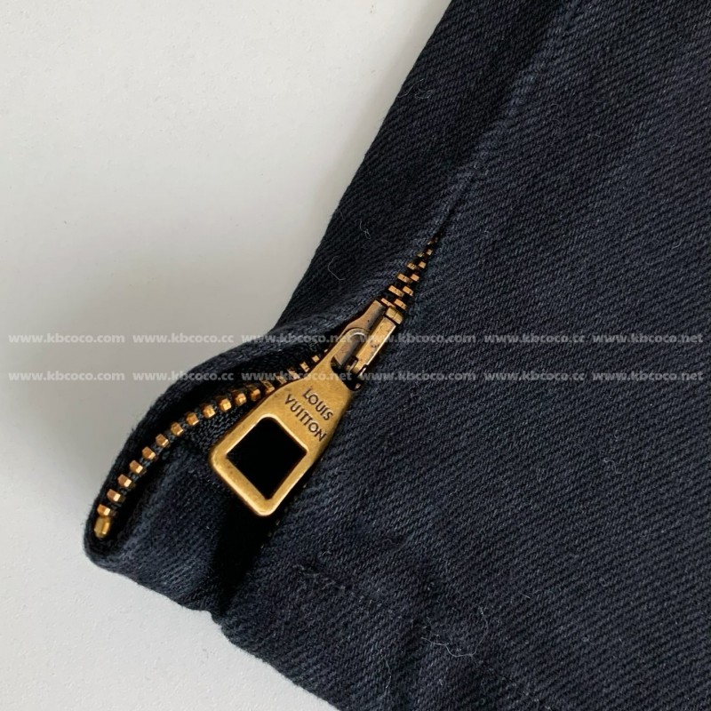 L0*is V*t0n FW23 Costumes