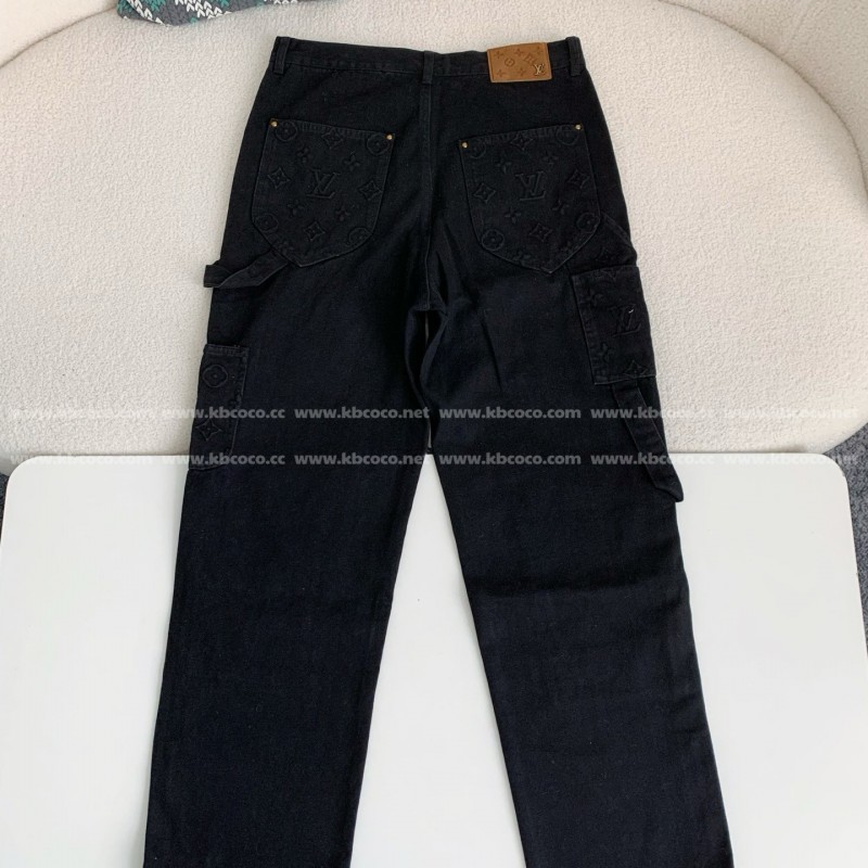 L0*is V*t0n FW23 Costumes