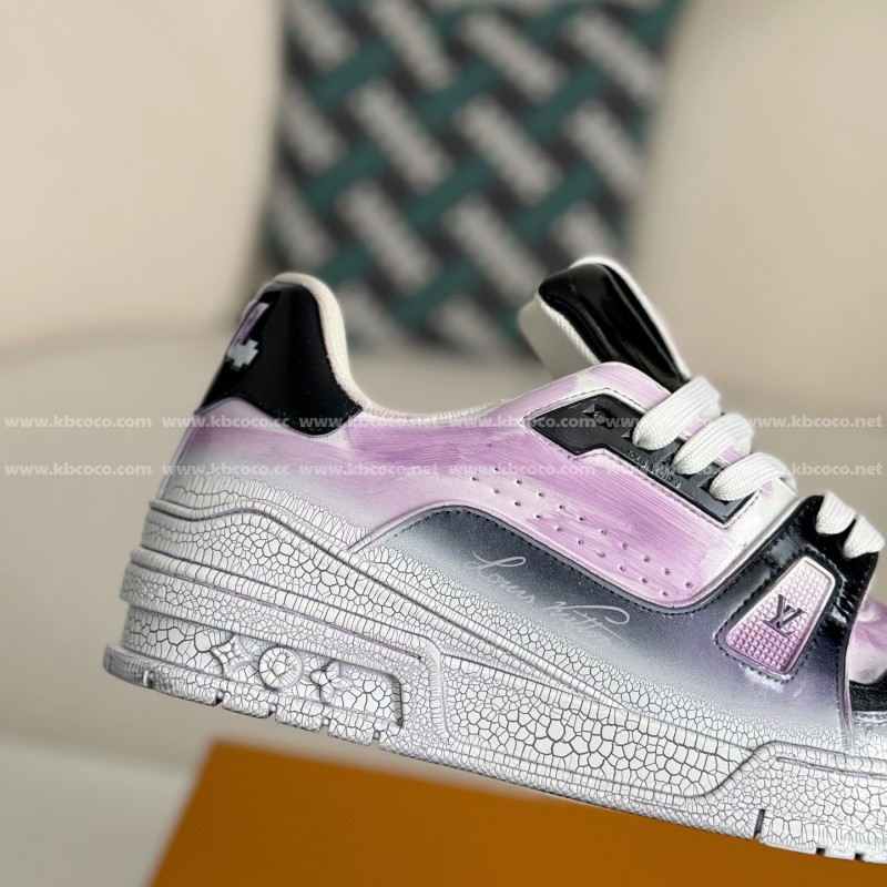 L0*is V*t0n TRAINER SNEAKERS