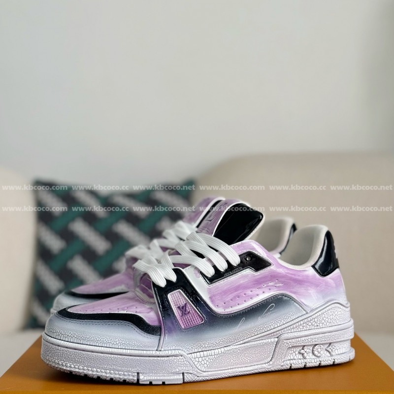 L0*is V*t0n TRAINER SNEAKERS