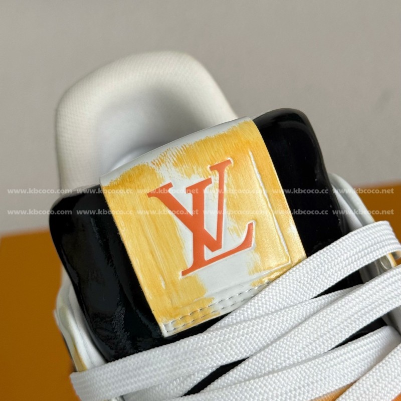 L0*is V*t0n TRAINER SNEAKERS