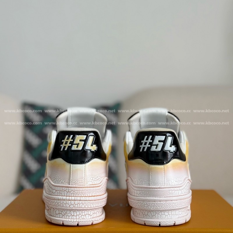 L0*is V*t0n TRAINER SNEAKERS