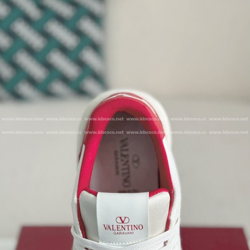 va*t*no Garavani Leather Casual Shoes