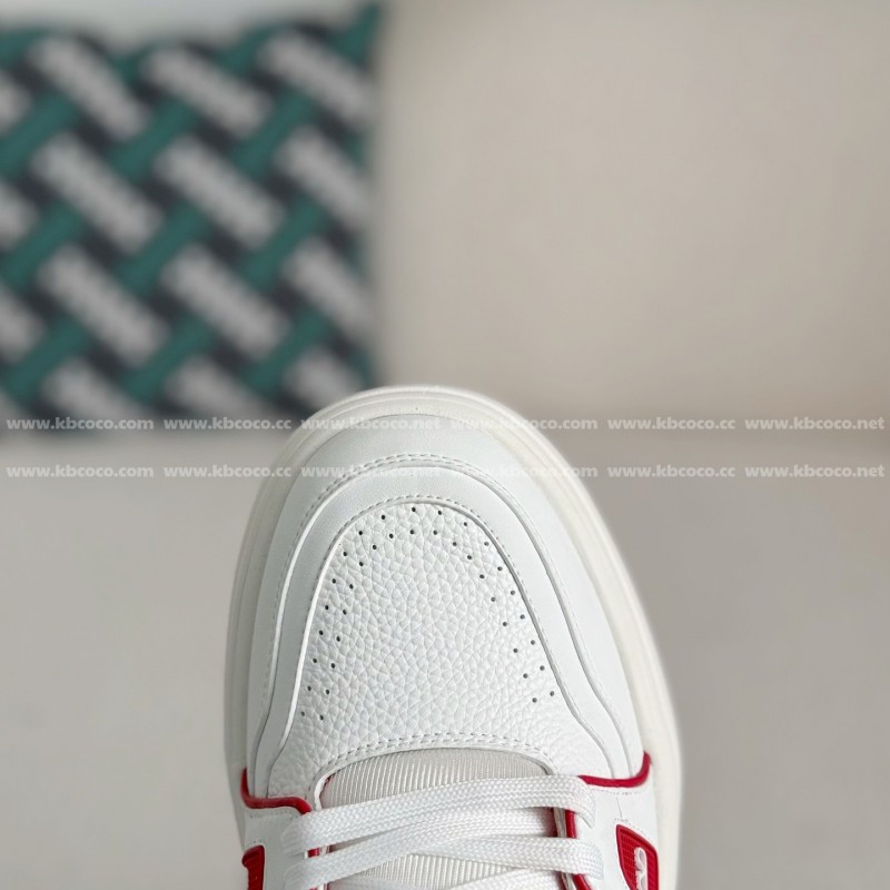 va*t*no Garavani Leather Casual Shoes