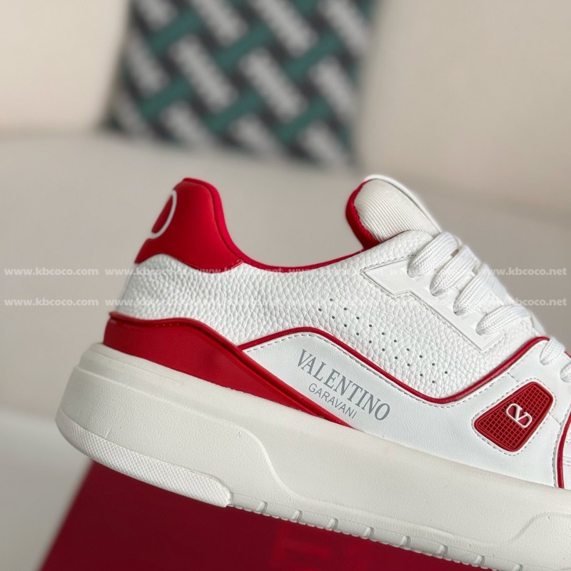 va*t*no Garavani Leather Casual Shoes