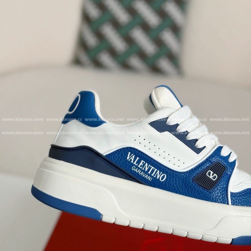 va*t*no Garavani Leather Casual Shoes