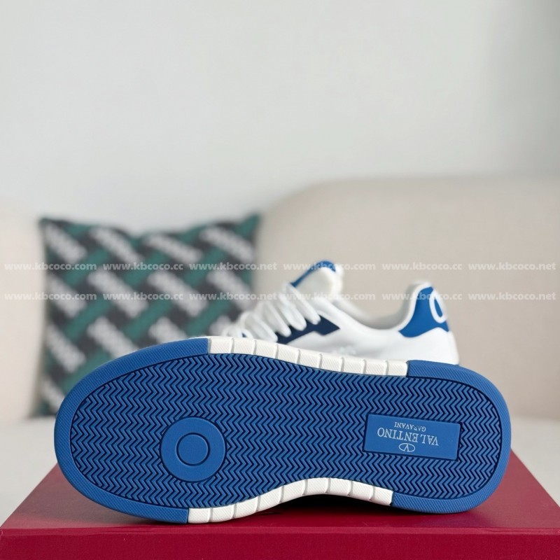 va*t*no Garavani Leather Casual Shoes