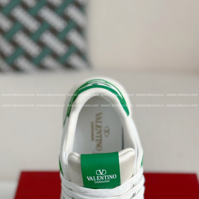 va*t*no Garavani Leather Casual Shoes