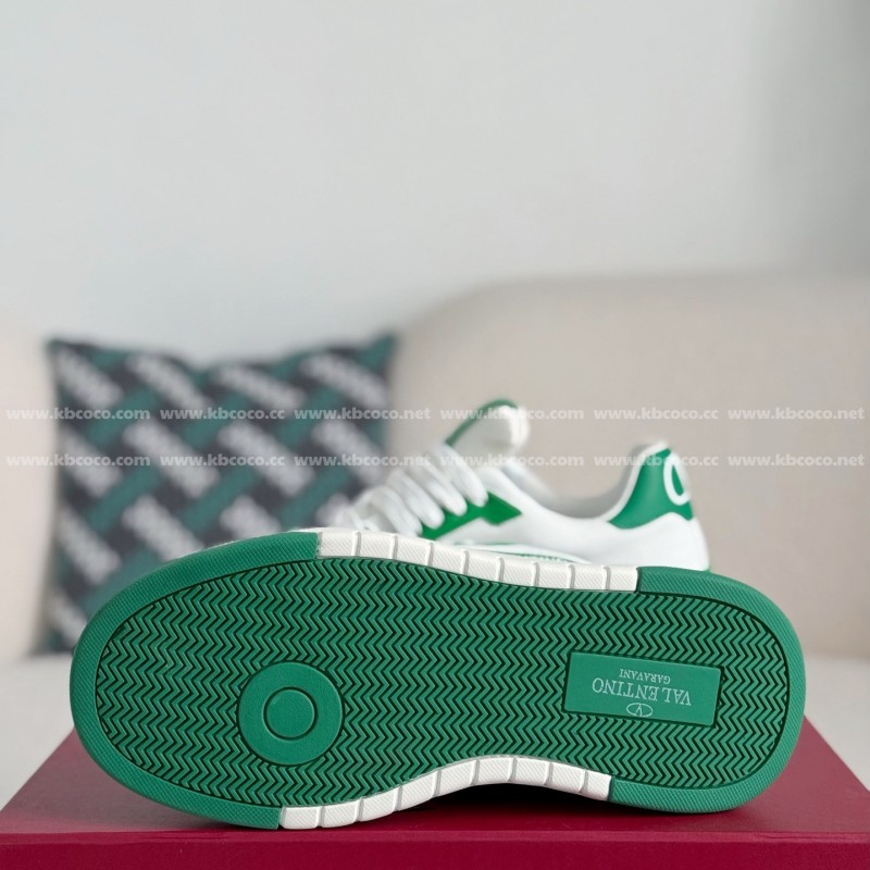 va*t*no Garavani Leather Casual Shoes