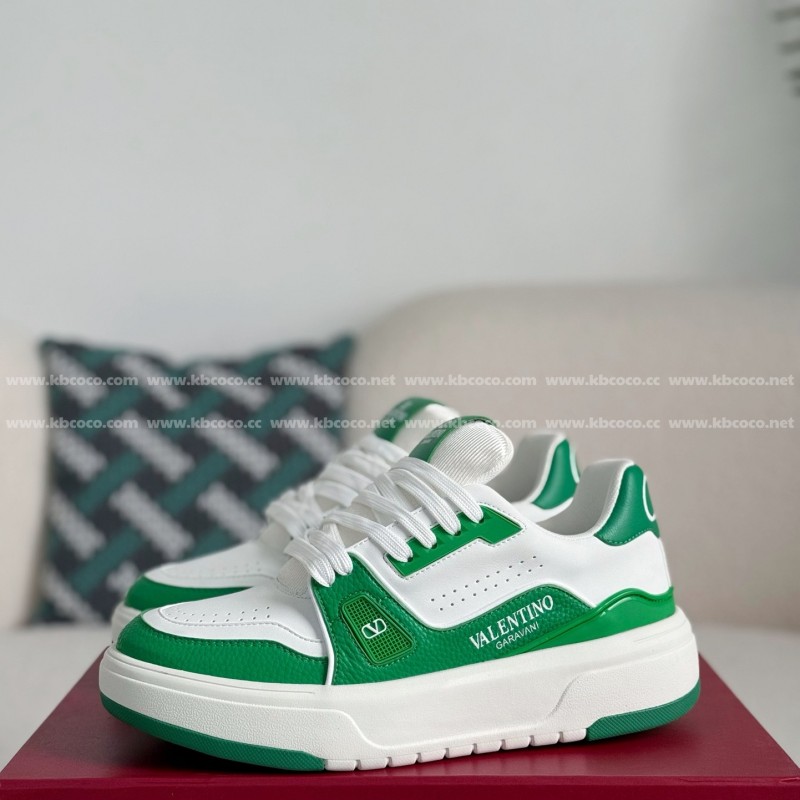 va*t*no Garavani Leather Casual Shoes