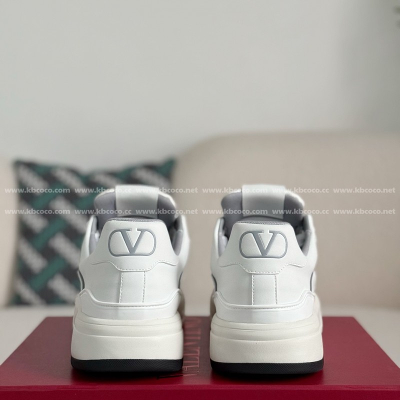 va*t*no Garavani Leather Casual Shoes