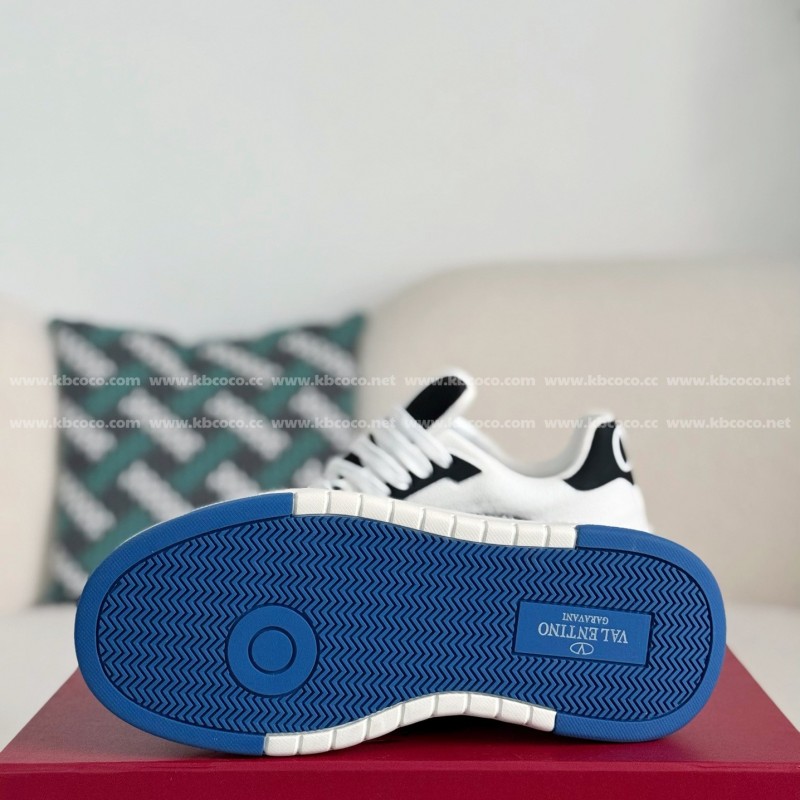 va*t*no Garavani Leather Casual Shoes