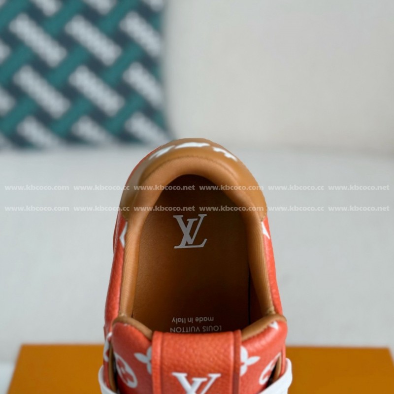 L0*is V*t0n TRAINER SNEAKERS