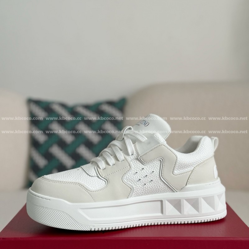 va*t*no One Stud Sneakers