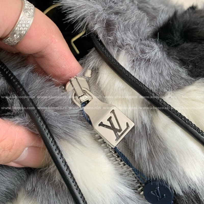 L0*is V*t0n Skiing Series FW24 Black And White Check Hooded Fleece Jacket