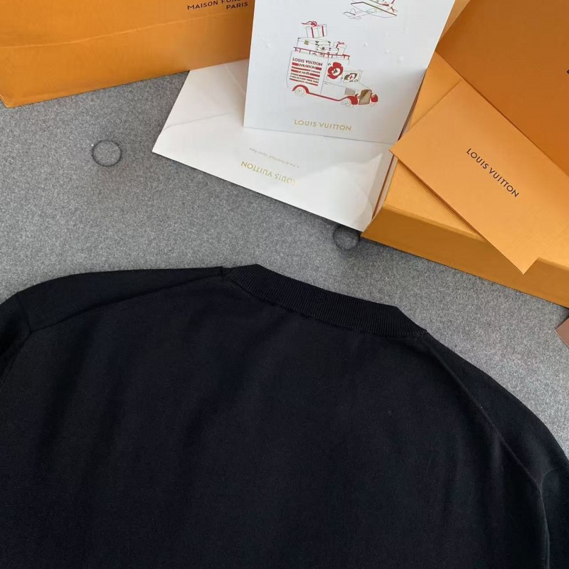 L0*is V*t0n co-branded Tyler knitted long-sleeved logo