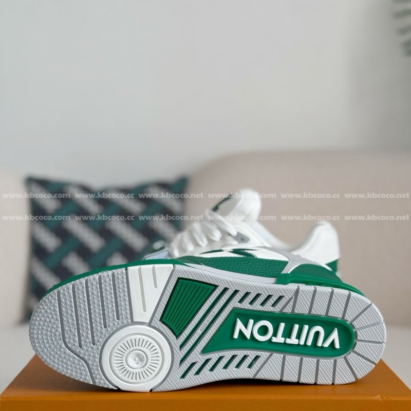 L0*is V*t0n TRAINER SNEAKERS