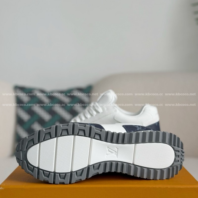 L0*is V*t0n RUN AWAY CASUAL SHOES