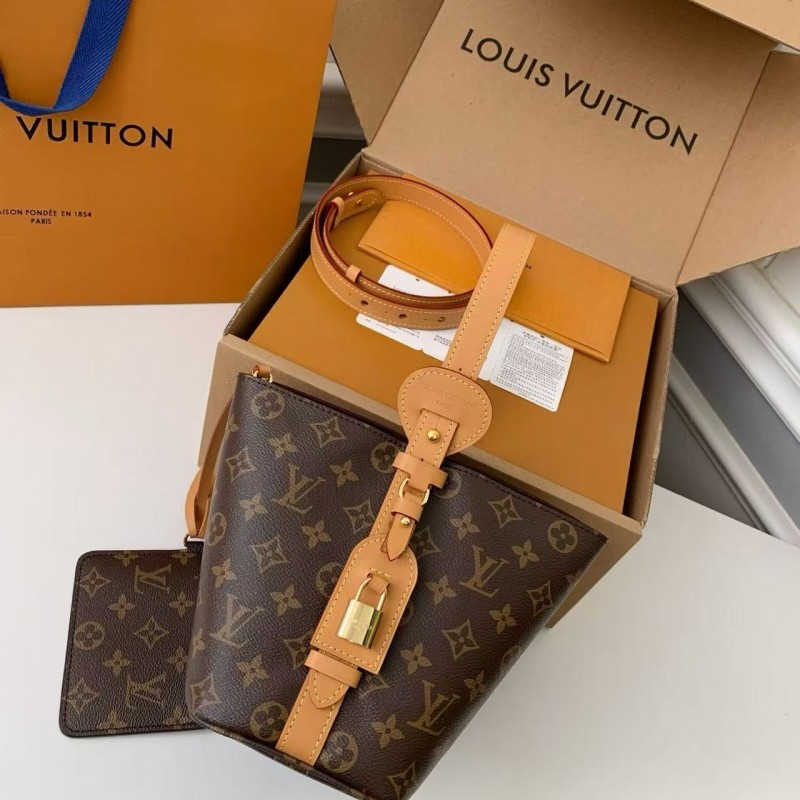 专柜当季新款 ALL IN BB 老花手袋 M12925，18*12*16cm