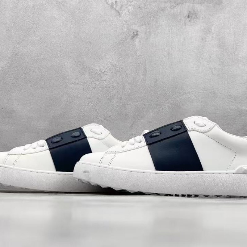 va*t*no One Stud Sneakers