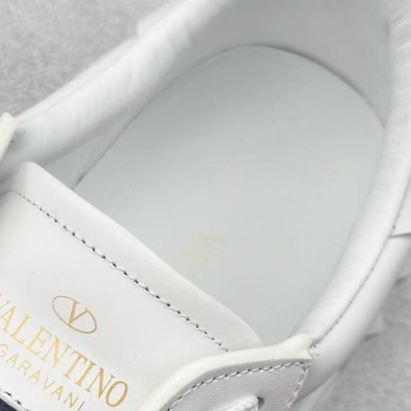 va*t*no One Stud Sneakers