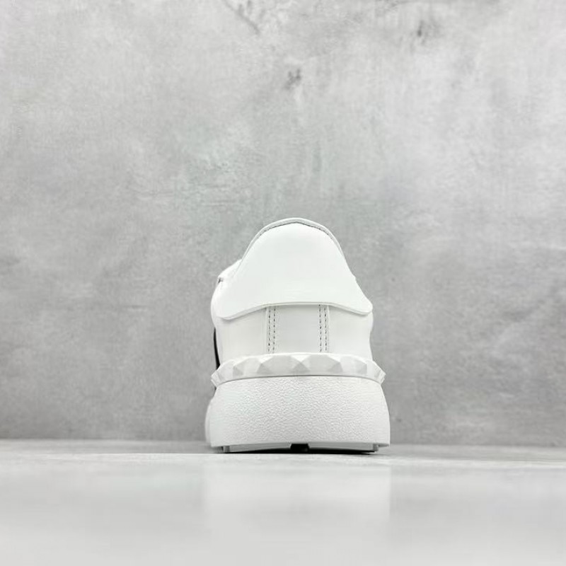 va*t*no One Stud Sneakers