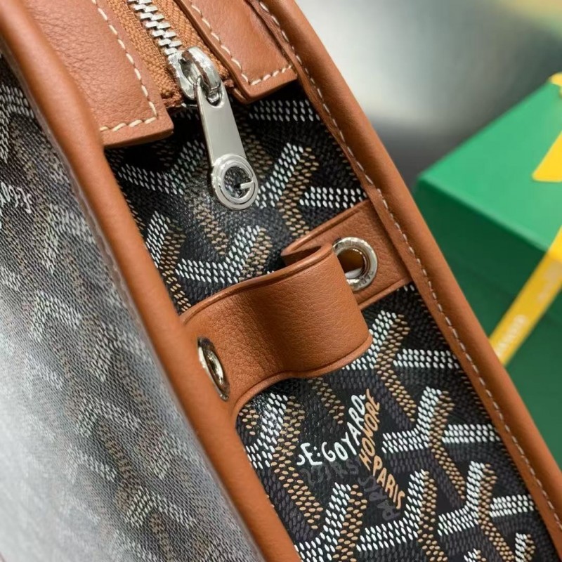 Go*ard imported cowhide with canvas small toilet bag, size: 25*18*7cm