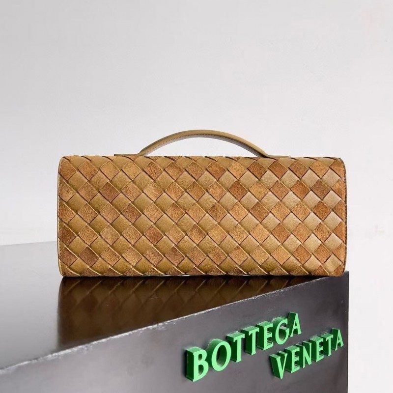 BOTTECA Ve*ne*ta uses exquisite craftsmanship intreccio woven imported sheepskin evening clutch bag Si