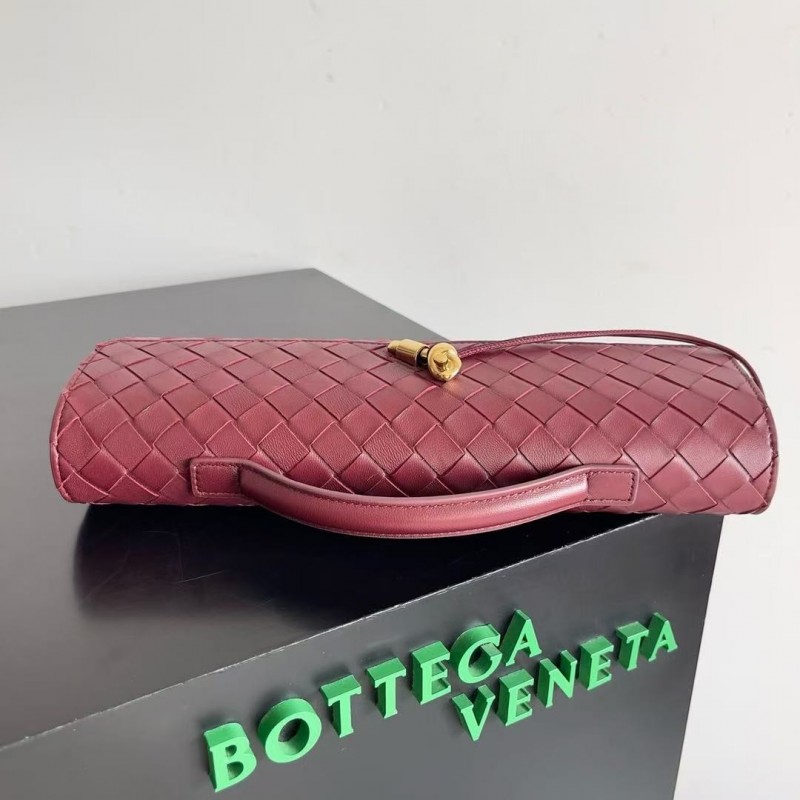 BOTTECA Ve*ne*ta uses exquisite craftsmanship intreccio woven imported sheepskin evening clutch bag Si