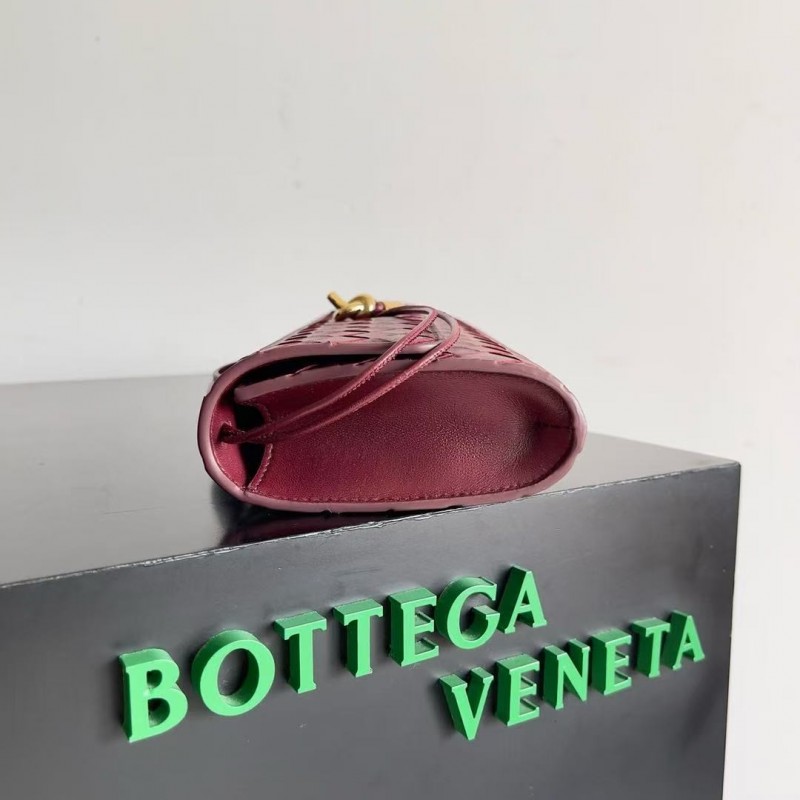 BOTTECA Ve*ne*ta uses exquisite craftsmanship intreccio woven imported sheepskin evening clutch bag Si
