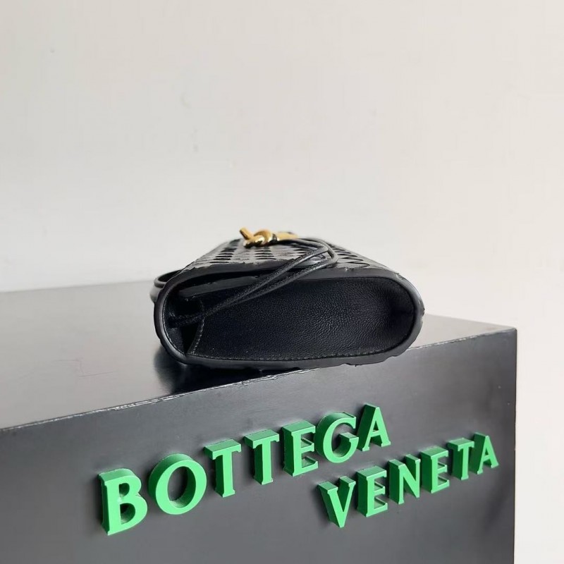 BOTTECA Ve*ne*ta uses exquisite craftsmanship intreccio woven imported sheepskin evening clutch bag Si